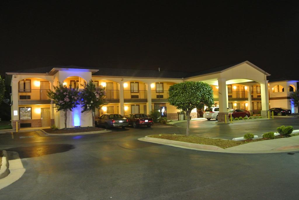 Americas Best Value Inn And Suites Little Rock Exteriér fotografie